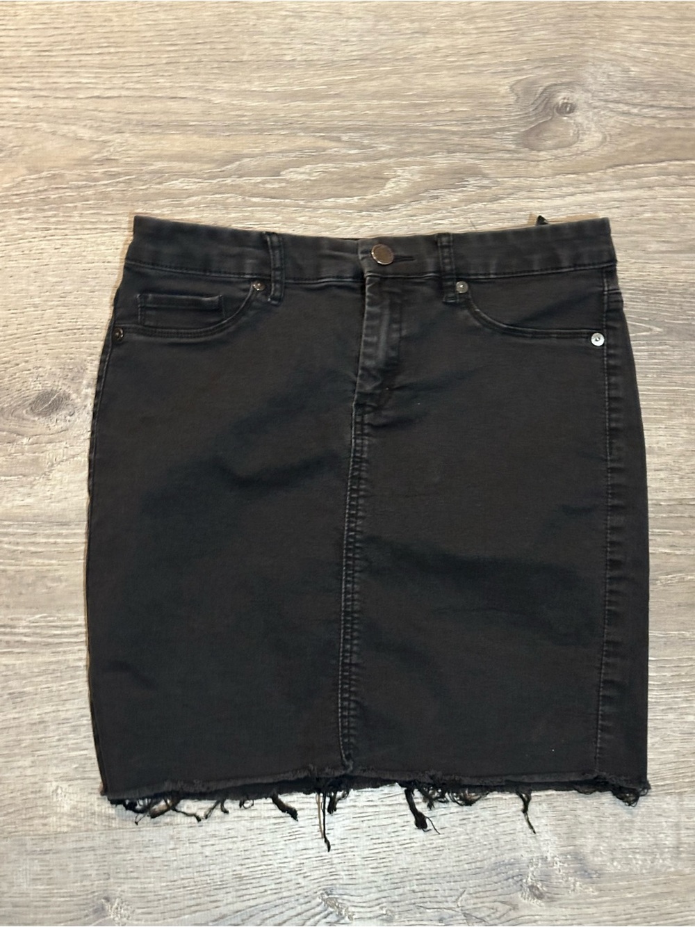 Blank NYC Women’s Black Denim Mini Skirt Raw Hem Stretch Size 29